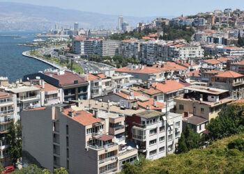 İzmir metropolünün yeni inşaatları taşıyacak gücü yok