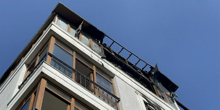 İBB eski Daire başkanı Cemil Arslan ve kızı yangında yaralandı, eşi öldü