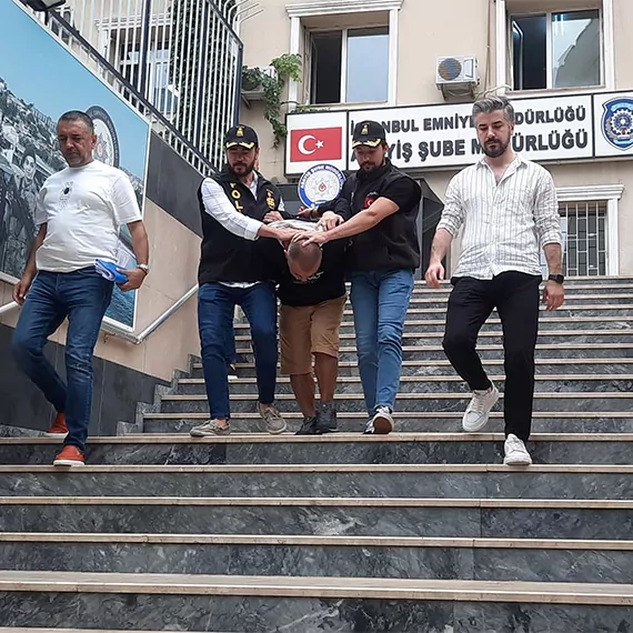 Kadıköy'de tartıştığı kadının ölümünden sorumlu avukat gözaltında