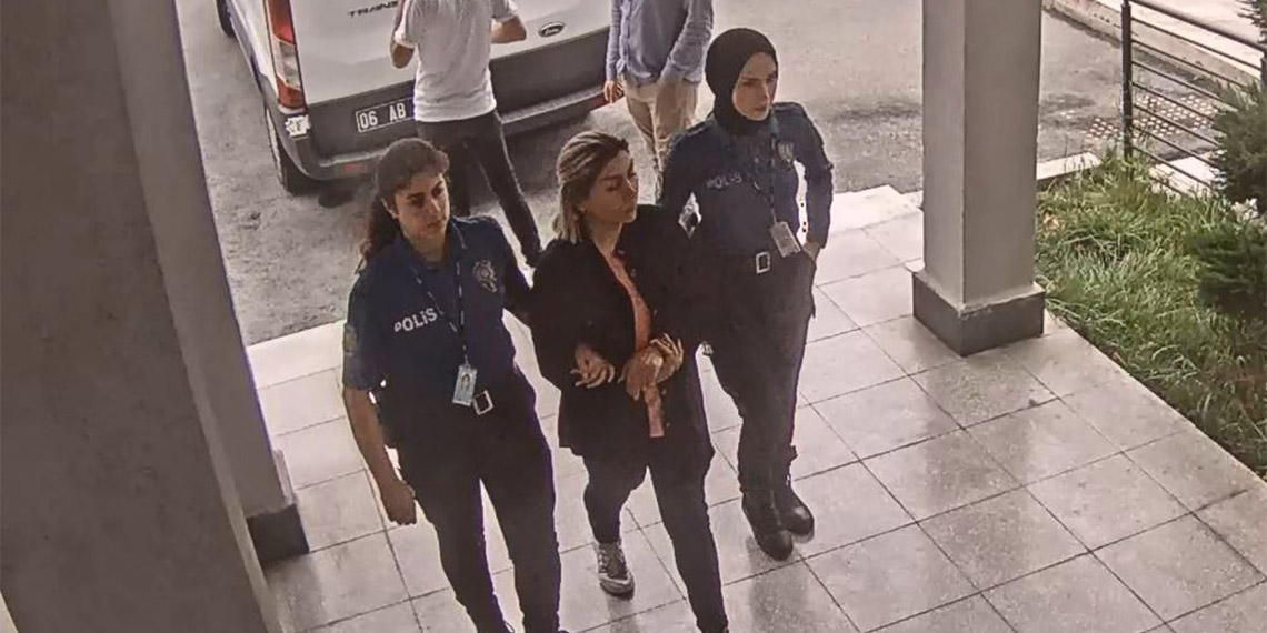 Kadın yolcunun iç çamaşırından pırlanta çıktı