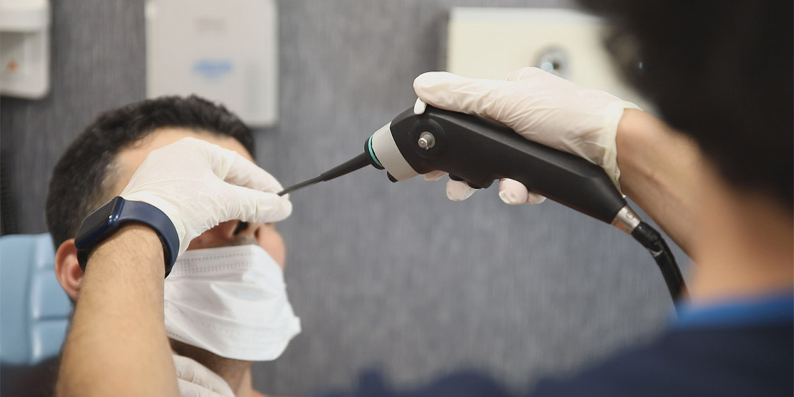 Akciğer kanseri, guatr, şah damarı veya boyun fıtığı ameliyatları, grip, hatta Covid nedeniyle kalıcı ses kısıklığı yaşanabiliyor.