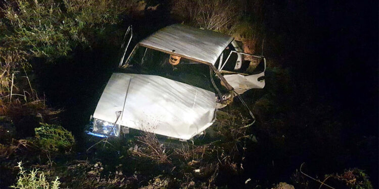 Karşı şeride geçen otomobil 2 araca çarptı; 2 ölü, 7 yaralı