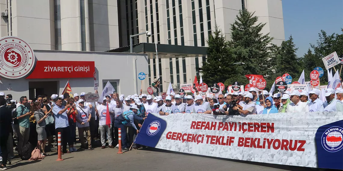 Çalışma ve sosyal güvenlik bakanlığı önünde eylem