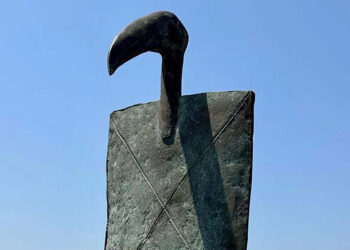 Milas'taki festivalde bronz heykelin başı çalındı