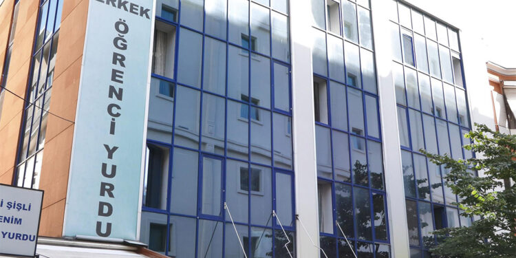 Öğrencilerin yurt ve ev çilesi başladı
