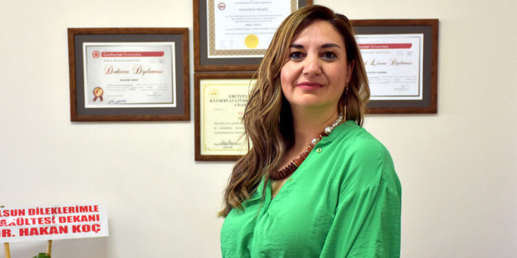 Sivas Cumhuriyet Üniversitesi (SCÜ) Sağlık Bilimleri Fakültesi Doğum ve Kadın Hastalıkları Hemşireliği Anabilim Dalı Başkanı Prof. Dr. Nilüfer Tuğut, "Cinsel yolla bulaşan enfeksiyonların tedavisi çok zor, hatta yok gibi" dedi. 