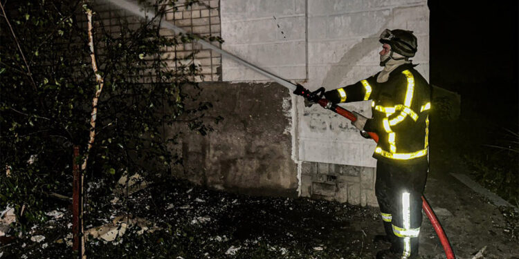 Rusya Herson'da apartmanı vurdu