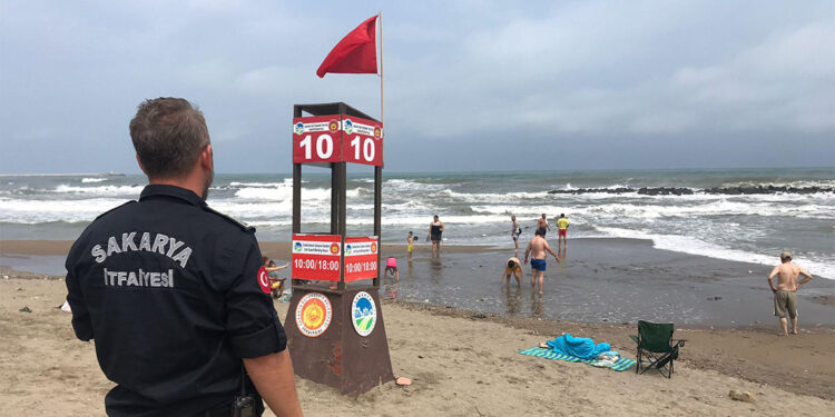 Denize girme yasağı 4'üncü günde de sürüyor
