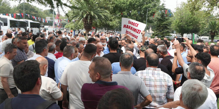 Özel Halk Otobüsleri temsilcileri Saraçhane'de