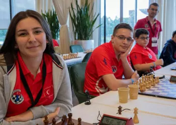 Türk satranç genç milli takımı olimpiyatlarda 2'nci oldu