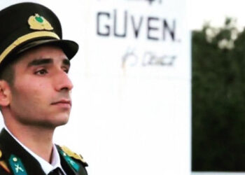 'İstifa et gel oğlum' dedim, 'gerekirse şehit olurum' dedi