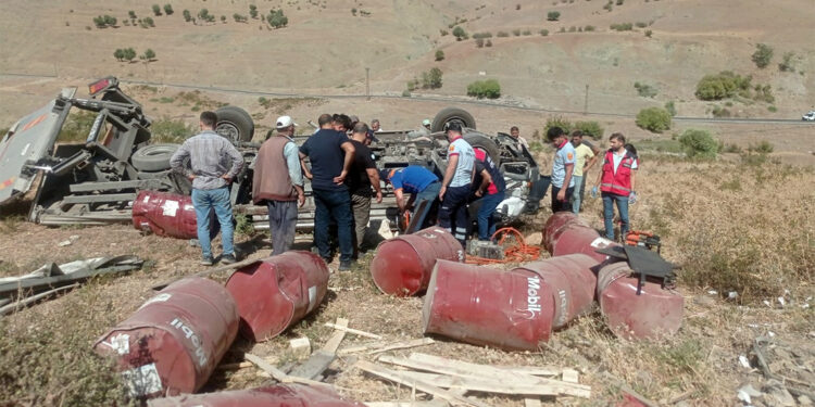 Siirt'te kamyonet şarampole yuvarlandı; 1 ölü