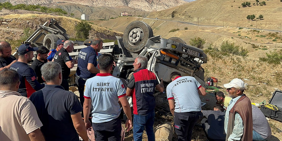 Siirt'te kamyonet şarampole yuvarlandı; 1 ölü