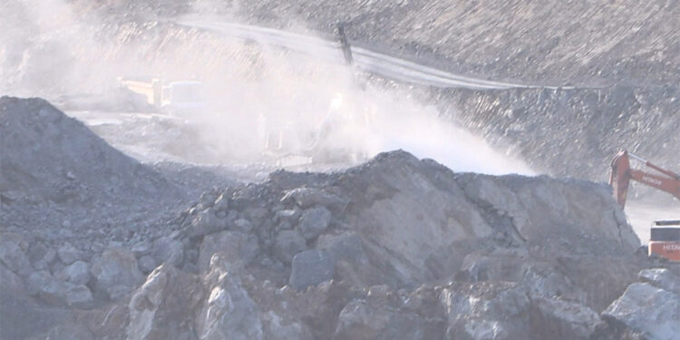 Mahalleli taş ocaklarındaki tozdan şikayetçi