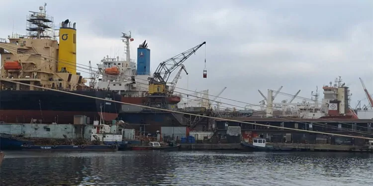 Tuzla’da geminin atık deposunda patlama