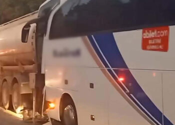 Yolcu otobüsü tankere çarptı; 21 yaralı
