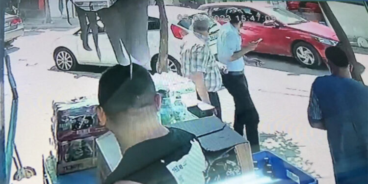 Zeytinburnu'nda kahvehaneye silahlı saldırı