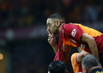 Hakim Ziyech taraftarlarla buluştu