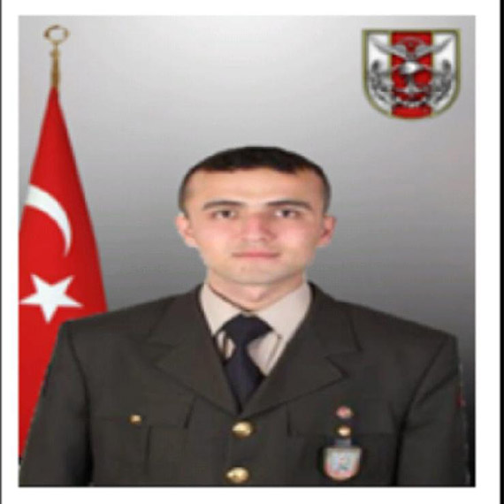 Irak'ın kuzeyinde Pençe- Kilit harekat bölgesinde, bölücü terör örgütü mensuplarının taciz ateşi açması sonucu, Zonguldaklı Piyade Uzman Çavuş Mustafa Sezer şehit oldu.