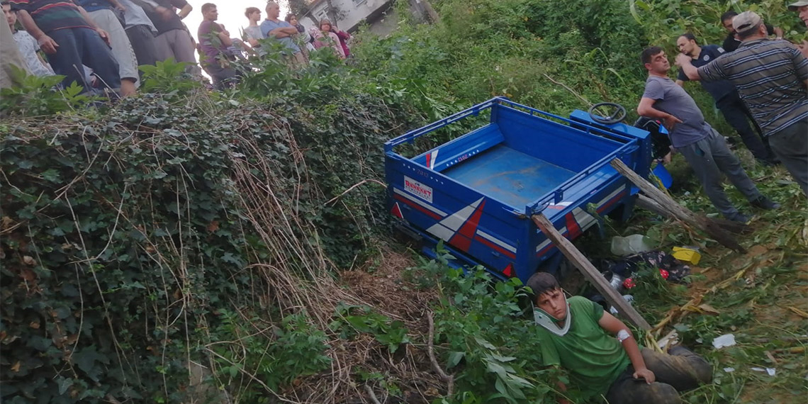 Zonguldak'ta patpat tarlaya devrildi; 13 yaralı