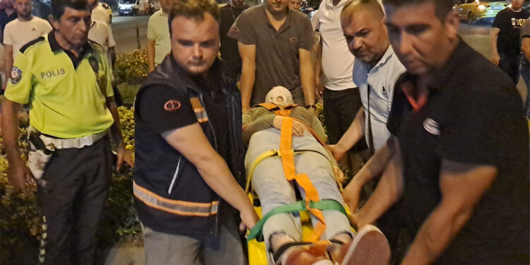 Zonguldak'ta taksi otomobile çarptı; 10 yaralı