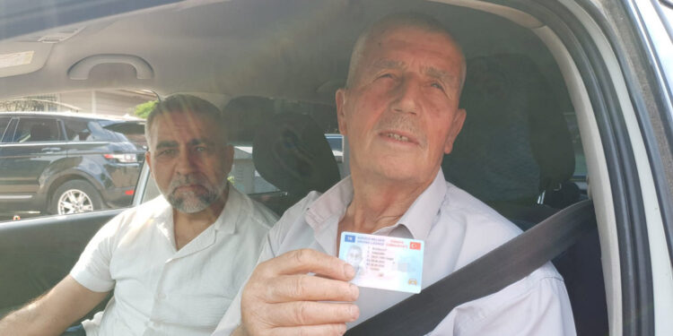 73 yaşında, 30'uncu denemesinde sürücü belgesi aldı