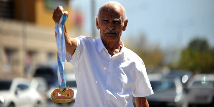 84 yaşındaki Muzaffer Güven'in atletizm başarısı