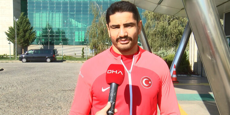 A Güreş Milli Takımı, Sırbistan'a gitti