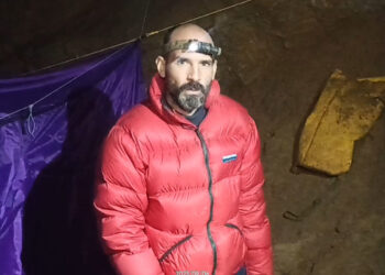 ABD'li araştırmacının mağaradan çıkışı için son 400 metre