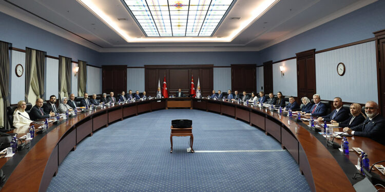 AK Parti'de MYK toplandı