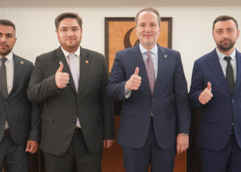AK Partili 3 meclis üyesi, partilerinden istifa etti