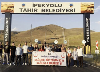 Ağrı'da, tarihi İpek Yolu'nda 16 kilometrelik sağlık yürüyüşü