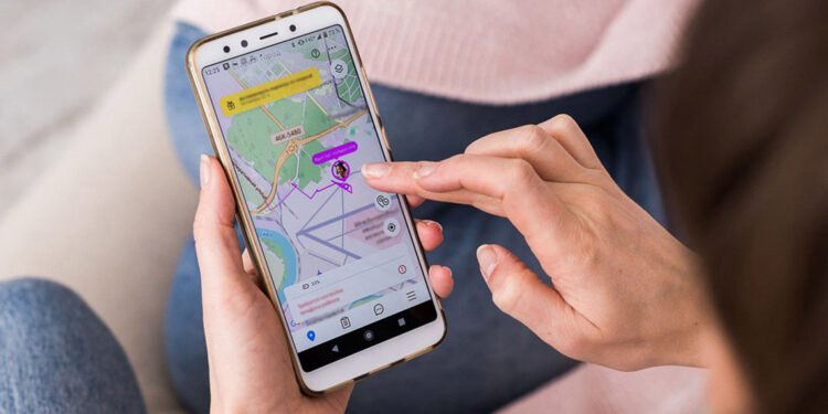 Aileler okul yolunda konum takip uygulamalarına yöneldi