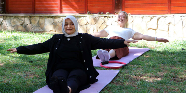 Anne-kız, obezite kampında 79 kilo zayıfladı