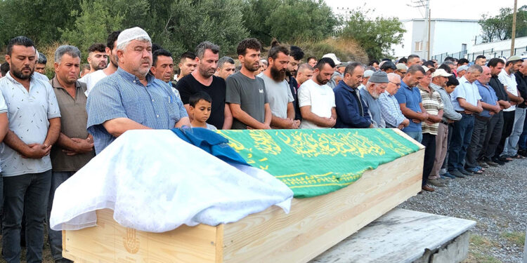 Annesiyle birlikte vurulan Cansu Dönmez kurtarılamadı