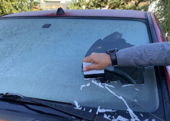 Ardahan'da sıcaklık eksiye düştü; camlar buz tuttu