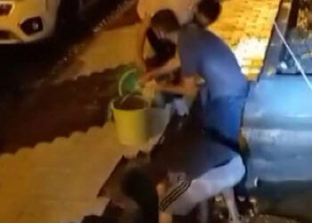 Arnavutköy'de yağışla birlikte bodrum katları su bastı