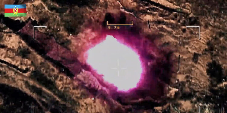 Azerbaycan ordusu, Ermenilere ait askeri unsurları vurdu