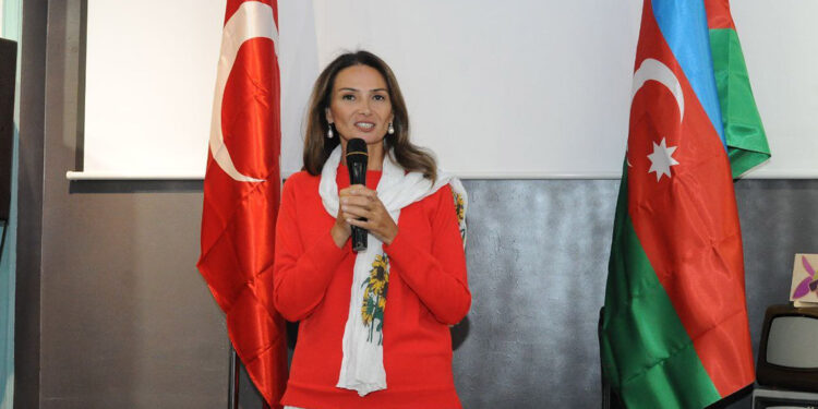 Azerbaycanlı Milletvekili Ganire Paşayeva hayatını kaybetti