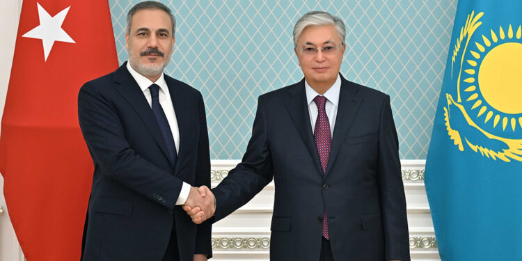 Bakan Fidan, Kazakistan Cumhurbaşkanı ile görüştü