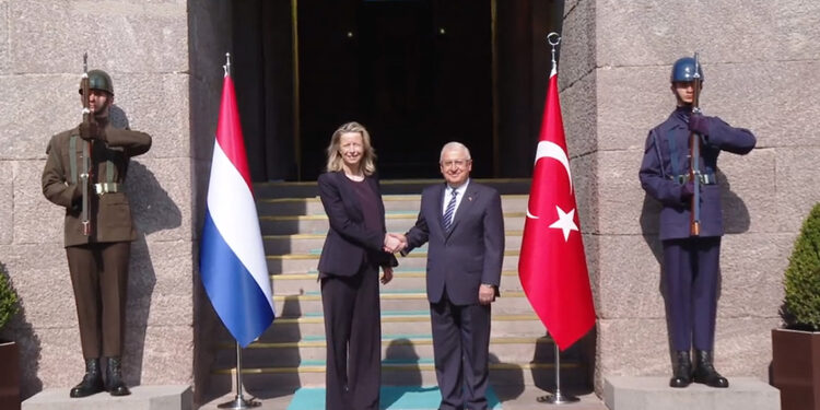 Bakan Güler, Hollanda Savunma Bakanı ile görüştü