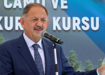 Bakan Özhaseki Kayseri'de konuştu