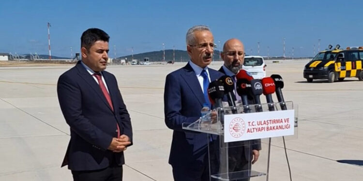 Bakan Uraloğlu Sabiha Gökçen Havalimanı’nda