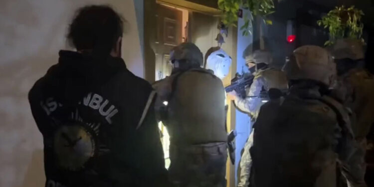 Bakan Yerlikaya: 'Şahinler Çetesi' çökertildi