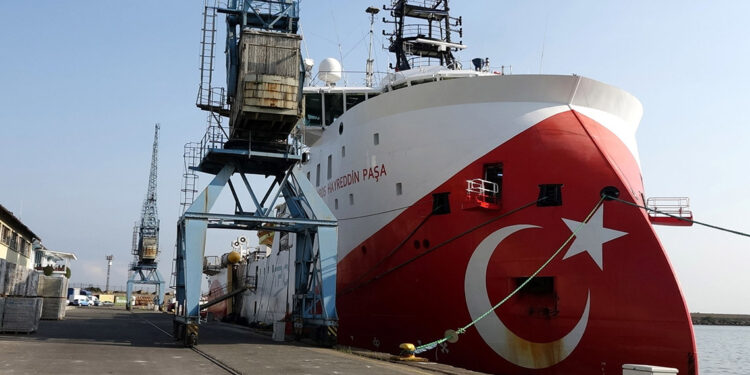 'Barbaros Hayreddin Paşa' sismik araştırma gemisi Trabzon'da