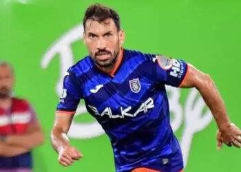 Başakşehir’de Şener Özbayraklı ile yollar ayrıldı