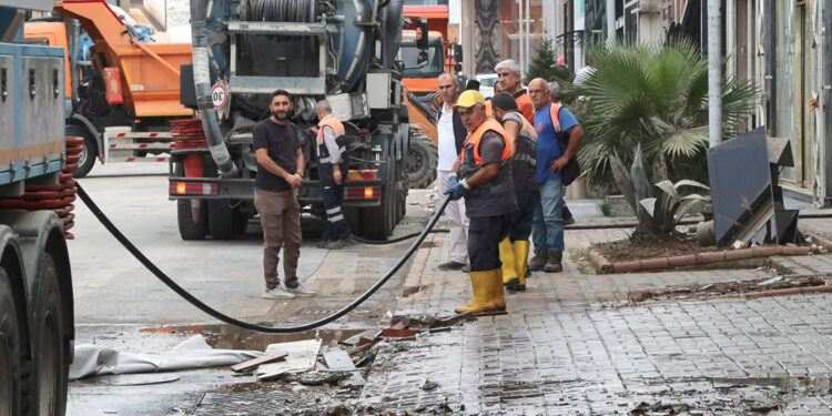 Başakşehir'deki sel genç girişimcinin hayallerini yıktı