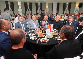 Başkan Yaşar, dayanışma yemeğinde konuştu