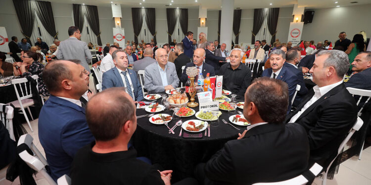 Başkan Yaşar, dayanışma yemeğinde konuştu