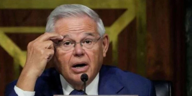 Bob Menendez rüşvet iddialarını reddetti